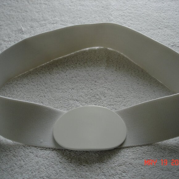 Lot of 4 Women's Belts Stretchy Elastic Hot Pink Black White and Stripe - Picture 7 of 9